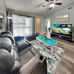 Palms At Cove View 1704 - Glowing Fun