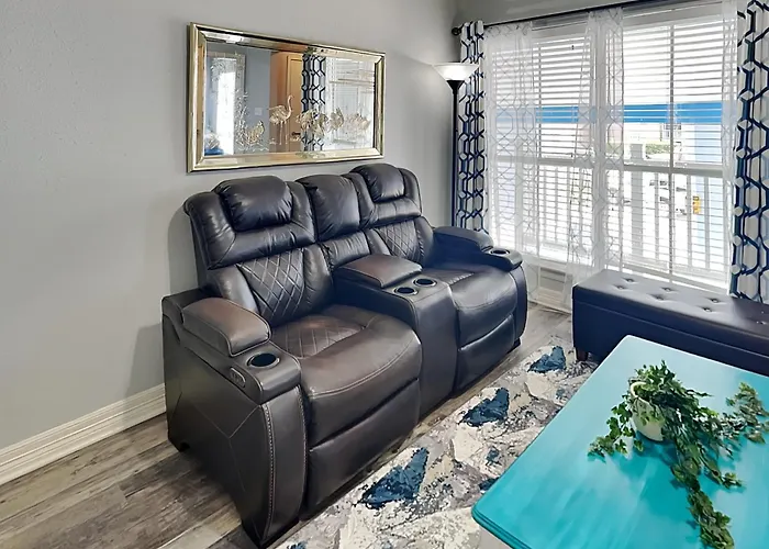 Palms At Cove View 1704 - Glowing Fun