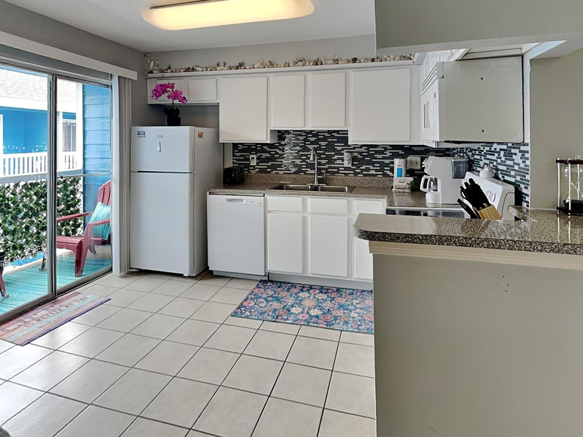 Palms At Cove View 1704 - Glowing Fun Apartment *