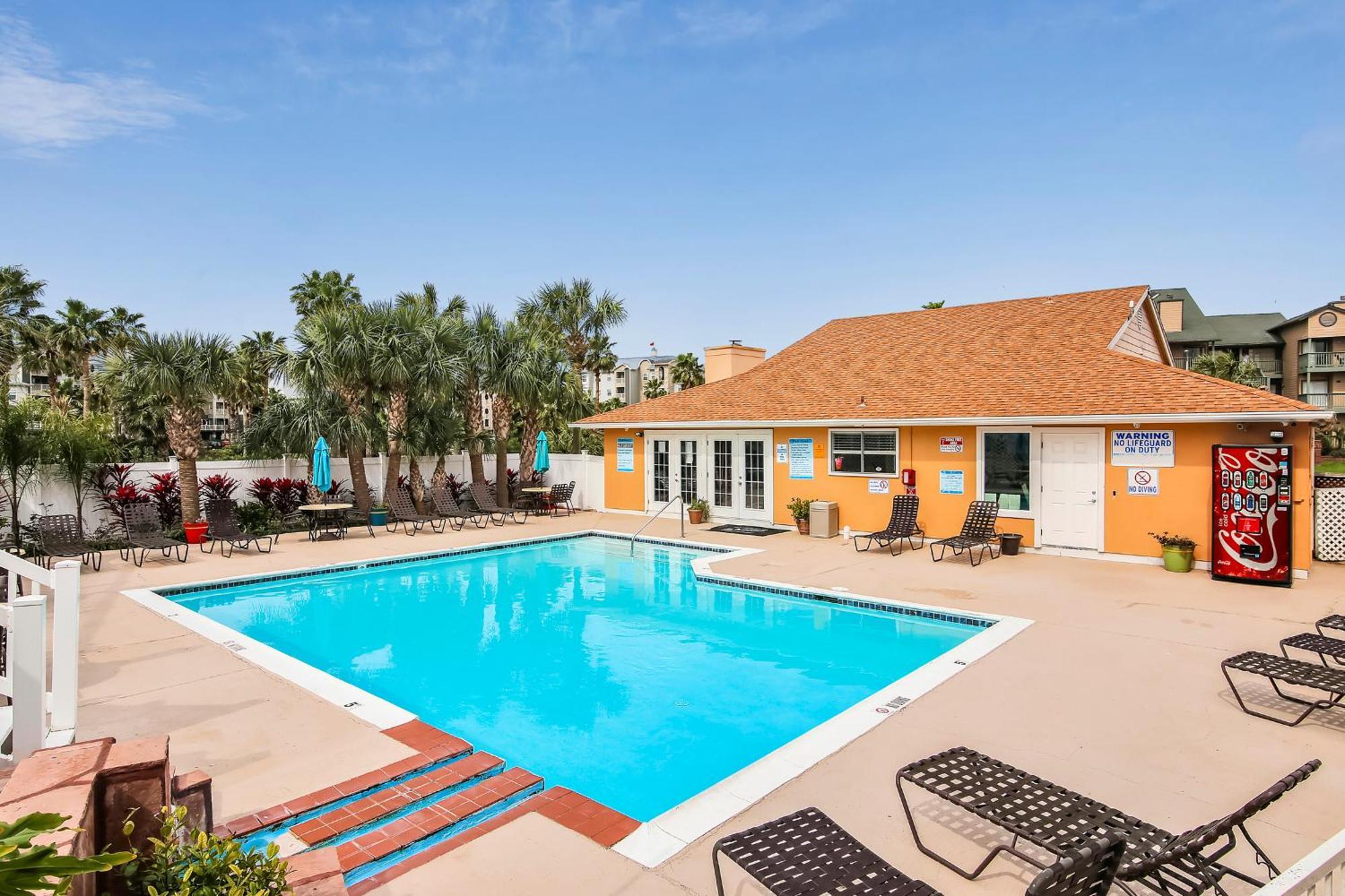 Palms At Cove View 1704 - Glowing Fun